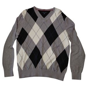 Tommy Hilfiger V-Neck Sweater in Gray and Black Argyle